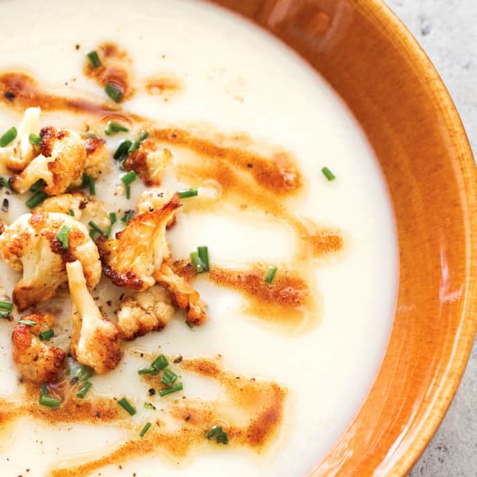 This Recipe Makes the Creamiest Cauliflower Soup (Without Cream) Cook